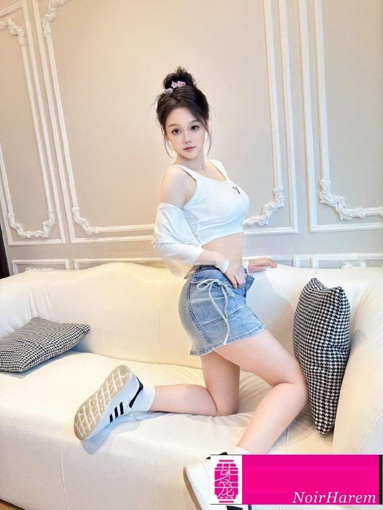 Mu Zi 木子 — 8