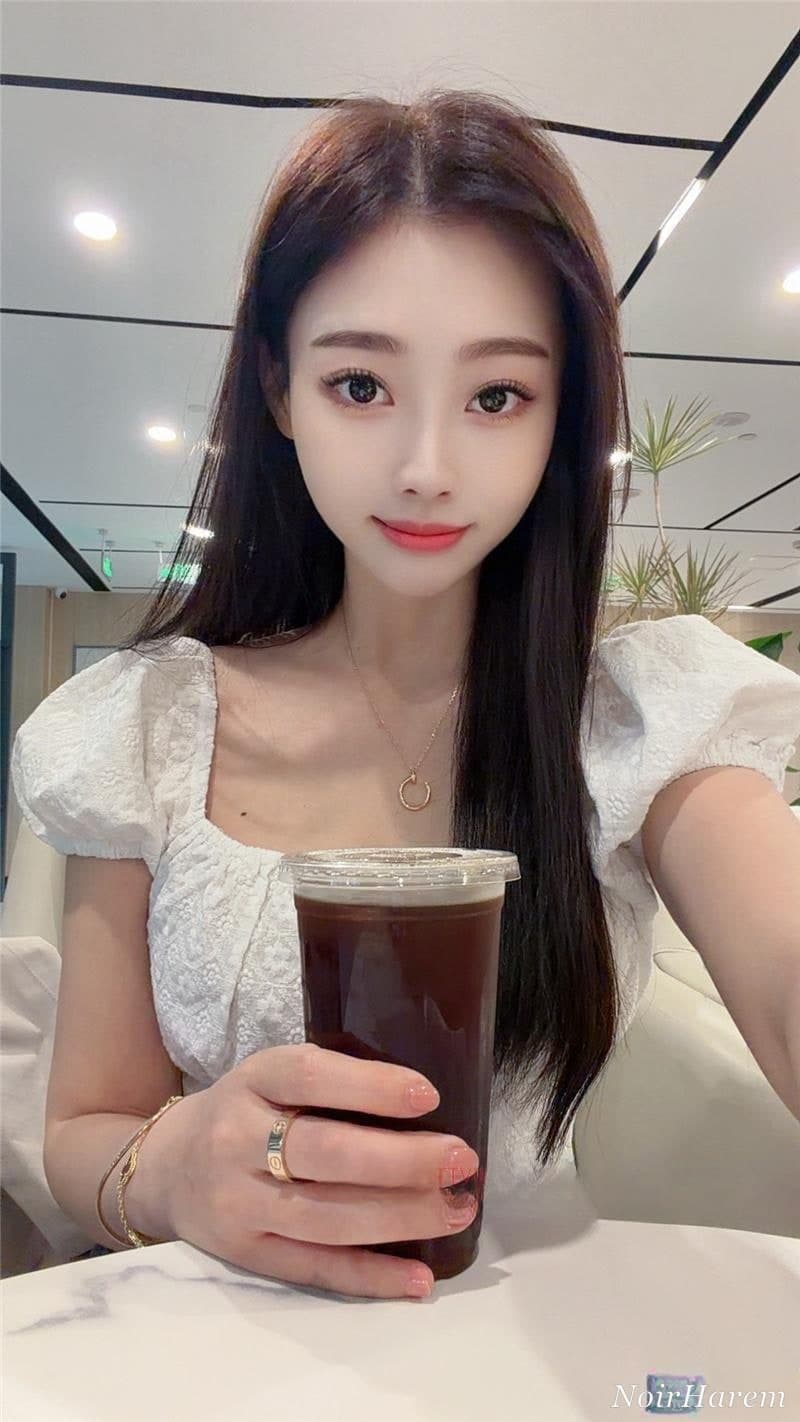 Yi Yi（依依） — 8
