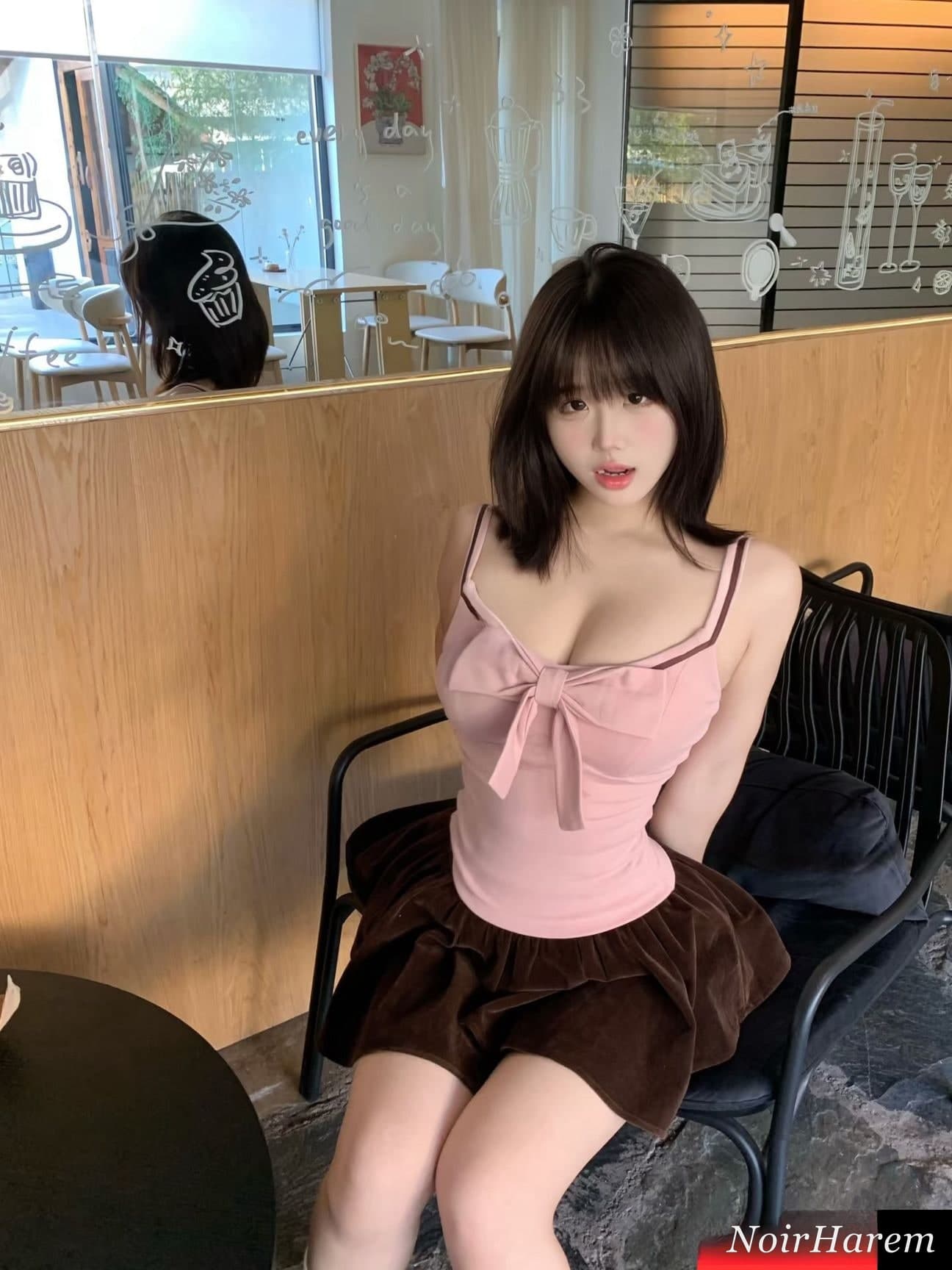 Yiyi-依依 — 2